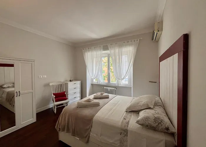 Vatican Family House 2 Baths & 3 Rome