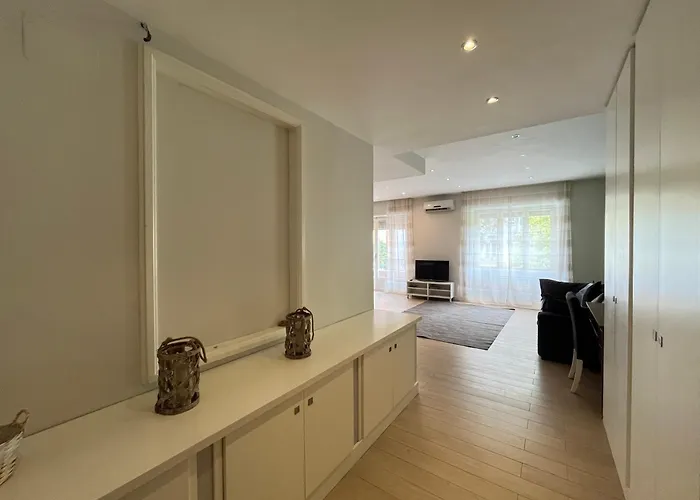 Vatican Family House 2 Baths & 3 Appartement