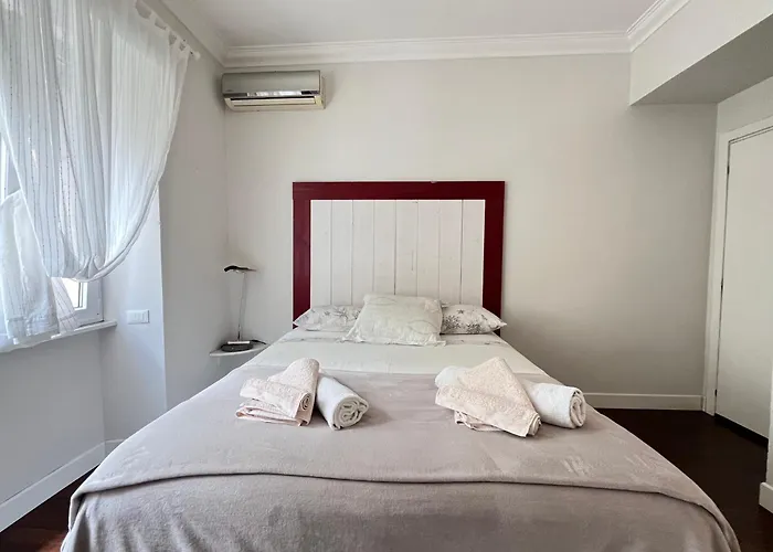 Vatican Family House 2 Baths & 3 *